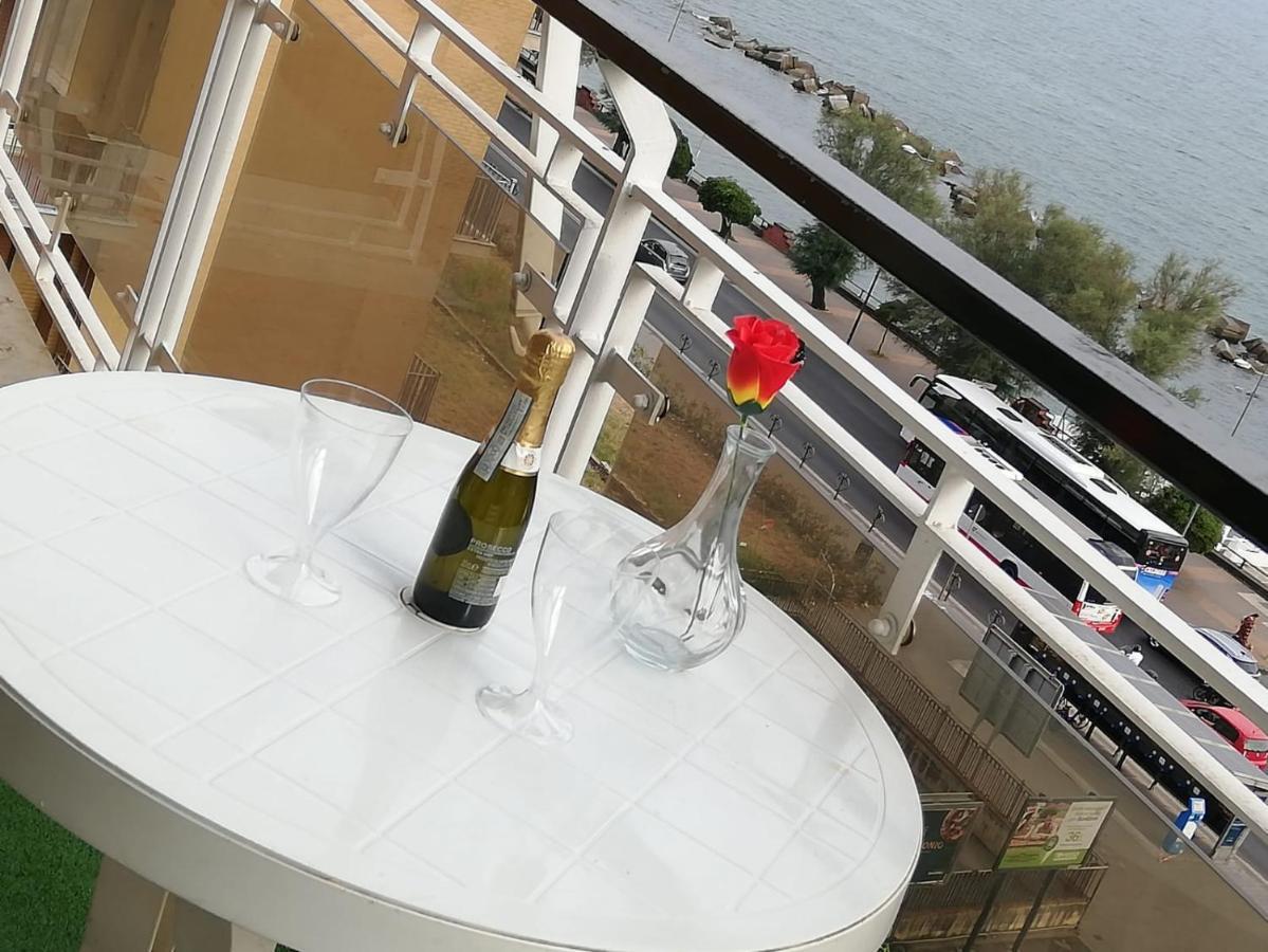 V I P Suites Cielo Stellato On Concordia Sea Salerno Eksteriør bilde
